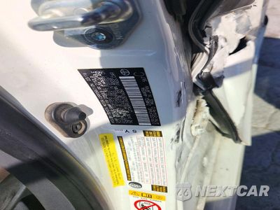 Zdjęcie 12 z 12 samochodu: 2016 TOYOTA PRIUS TWO VIN:JTDKBRFUXG3516084 - miniatura
