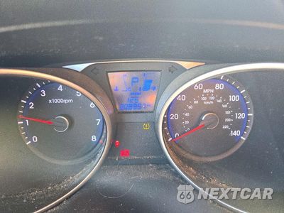 Zdjęcie 9 z 13 samochodu: 2011 HYUNDAI TUCSON LIMITED VIN:KM8JUCAC2BU227362 - miniatura