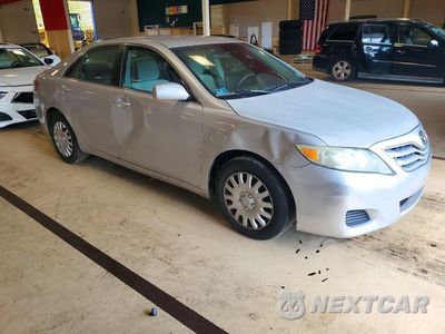 Czwarte zdjęcie samochodu z boku: 2010 TOYOTA CAMRY LE VIN:4T1BF3EK1AU086136 - miniatura