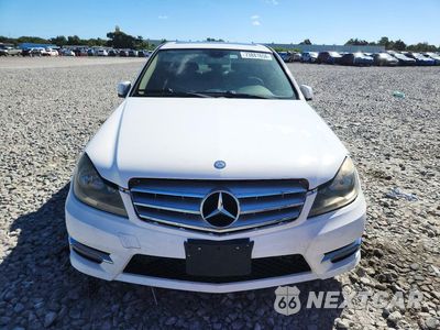 Piąte zdjęcie samochodu w środku: 2013 MERCEDES-BENZ C 300 4MATIC VIN:WDDGF8AB8DR258835 - miniatura