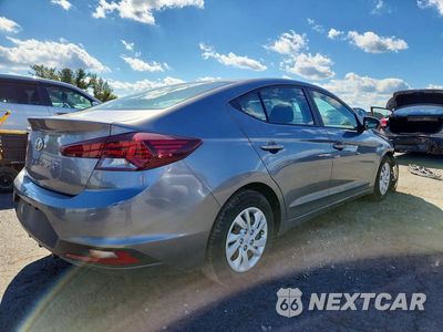 Trzecie zdjęcie samochodu z tyłu: 2019 HYUNDAI ELANTRA SE VIN:5NPD74LF9KH432628 - miniatura