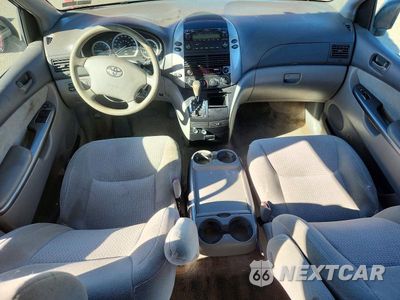 Zdjęcie 8 z 13 samochodu: 2010 TOYOTA SIENNA CE 7-PASSENGER VIN:5TDKK4CC8AS295850 - miniatura