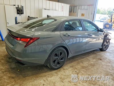 Trzecie zdjęcie samochodu z tyłu: 2022 HYUNDAI ELANTRA SEL VIN:KMHLM4AG3NU361948 - miniatura