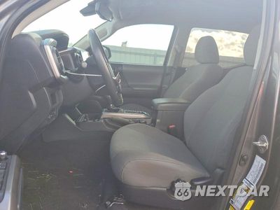 Zdjęcie 7 z 12 samochodu: 2018 TOYOTA TACOMA SR5 V6 VIN:5TFAZ5CN7JX060896 - miniatura