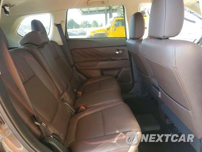 Zdjęcie 10 z 12 samochodu: 2018 MITSUBISHI OUTLANDER SE VIN:JA4J24A52JZ044962 - miniatura