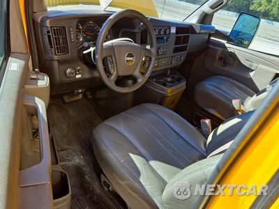 Zdjęcie 8 z 12 samochodu: 2022 GMC SAVANA BOX TRUCK VIN:7GZ37TC79NN003981 - miniatura