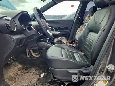 Zdjęcie 7 z 13 samochodu: 2020 NISSAN KICKS SR VIN:3N1CP5DV4LL566250 - miniatura
