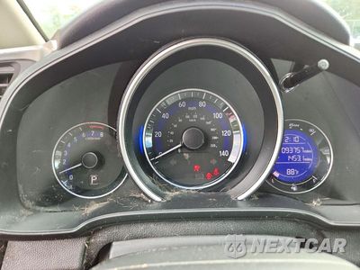 Zdjęcie 9 z 12 samochodu: 2018 HONDA FIT LX VIN:3HGGK5H41JM715981 - miniatura