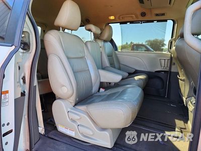 Zdjęcie 11 z 13 samochodu: 2016 TOYOTA SIENNA XLE PREMIUM 8-PASSENGER VIN:5TDYK3DC2GS699593 - miniatura
