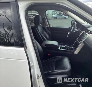 Piąte zdjęcie samochodu w środku: 2018 LAND ROVER DISCOVERY HSE LUXURY VIN:SALRT2RV6JA069235 - miniatura