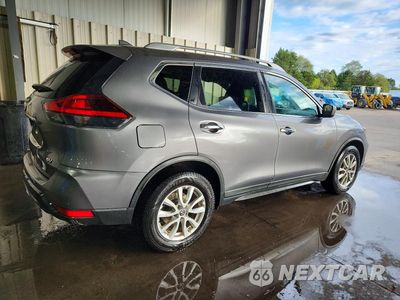 Trzecie zdjęcie samochodu z tyłu: 2018 NISSAN ROGUE SV VIN:KNMAT2MT2JP520172 - miniatura