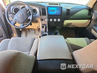 Zdjęcie 8 z 12 samochodu: 2011 TOYOTA TUNDRA CREWMAX SR5 VIN:5TFDY5F10BX178928 - miniatura