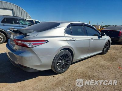 Trzecie zdjęcie samochodu z tyłu: 2018 TOYOTA CAMRY HYBRID XLE VIN:4T1B21HK4JU002905 - miniatura