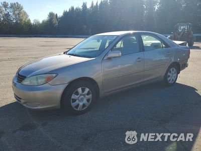 2004 TOYOTA CAMRY LE 4T1BE32K34U820643 - główne zdjęcie licytacji z USA - miniatura