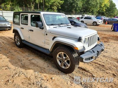 Czwarte zdjęcie samochodu z boku: 2020 JEEP WRANGLER UNLIMITED SAHARA VIN:1C4HJXEN1LW199171 - miniatura