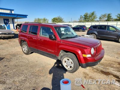 Czwarte zdjęcie samochodu z boku: 2015 JEEP PATRIOT SPORT VIN:1C4NJPBA7FD361793 - miniatura