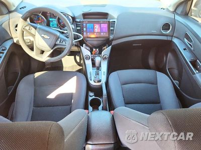 Zdjęcie 8 z 13 samochodu: 2016 CHEVROLET CRUZE VIN:1G1PE5SB2G7214221 - miniatura