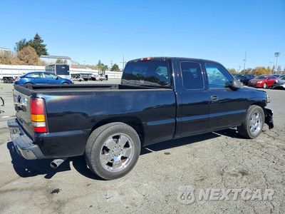 Trzecie zdjęcie samochodu z tyłu: 2005 GMC NEW SIERRA C1500 VIN:2GTEC19VX51100474 - miniatura