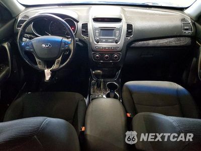 Zdjęcie 8 z 13 samochodu: 2014 KIA SORENTO LX VIN:5XYKTCA60EG506224 - miniatura