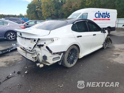 Trzecie zdjęcie samochodu z tyłu: 2018 TOYOTA CAMRY XSE VIN:4T1B61HKXJU027733 - miniatura