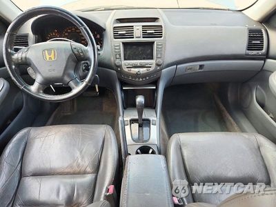Zdjęcie 8 z 12 samochodu: 2007 HONDA ACCORD EX VIN:1HGCM56777A006533 - miniatura