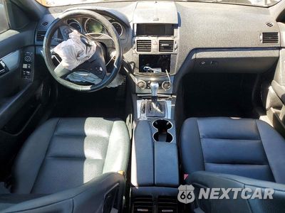 Zdjęcie 8 z 12 samochodu: 2010 MERCEDES-BENZ C 300 VIN:WDDGF5EBXAF434676 - miniatura