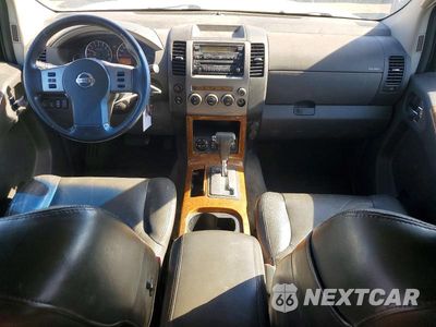 Zdjęcie 8 z 13 samochodu: 2005 NISSAN PATHFINDER XE VIN:5N1AR18W65C754840 - miniatura