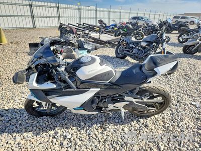 Trzecie zdjęcie samochodu z tyłu: 2024 CF MOTO 450SS VIN:LCEPESLA6R6021283 - miniatura