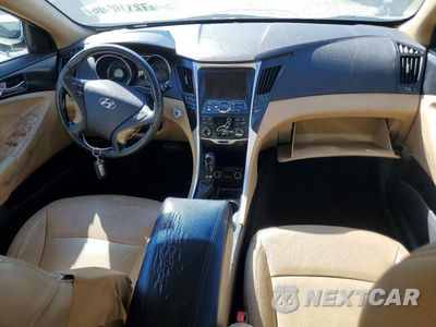 Zdjęcie 8 z 12 samochodu: 2013 HYUNDAI SONATA LIMITED VIN:5NPEC4AC3DH618824 - miniatura