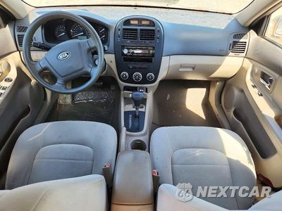 Zdjęcie 8 z 12 samochodu: 2008 KIA SPECTRA LX VIN:KNAFE121885548153 - miniatura