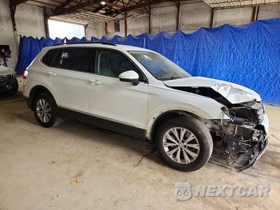 Czwarte zdjęcie samochodu z boku: 2018 VOLKSWAGEN TIGUAN SE VIN:3VV3B7AX6JM096700 - miniatura