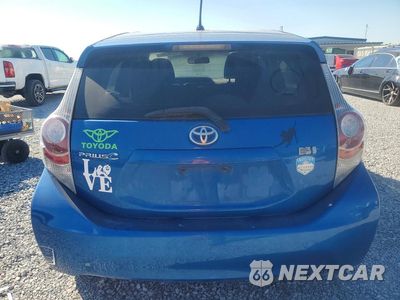 Zdjęcie 6 z 12 samochodu: 2014 TOYOTA PRIUS C TWO VIN:JTDKDTB32E1065181 - miniatura
