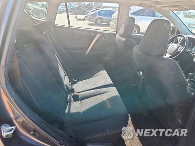 Zdjęcie 11 z 13 samochodu: 2018 TOYOTA RAV4 XLE VIN:JTMWFREV2JJ164640 - miniatura
