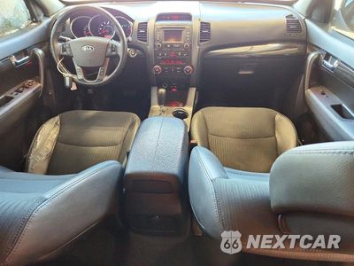 Zdjęcie 8 z 13 samochodu: 2012 KIA SORENTO EX VIN:5XYKU3A6XCG307661 - miniatura