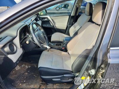 Zdjęcie 7 z 12 samochodu: 2017 TOYOTA RAV4 XLE VIN:JTMRFREV4HD200883 - miniatura