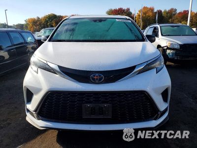 Piąte zdjęcie samochodu w środku: 2021 TOYOTA SIENNA XSE VIN:5TDDSKFC0MS001175 - miniatura