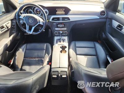 Zdjęcie 8 z 12 samochodu: 2013 MERCEDES-BENZ C 300 4MATIC VIN:WDDGF8AB2DR281706 - miniatura