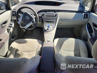 Zdjęcie 8 z 12 samochodu: 2011 TOYOTA PRIUS TWO VIN:JTDKN3DU2B0254255 - miniatura