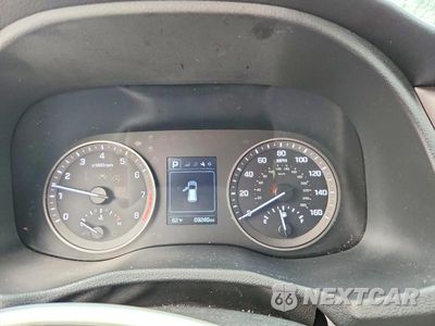 Zdjęcie 9 z 14 samochodu: 2018 HYUNDAI TUCSON SE VIN:KM8J2CA41JU719393 - miniatura