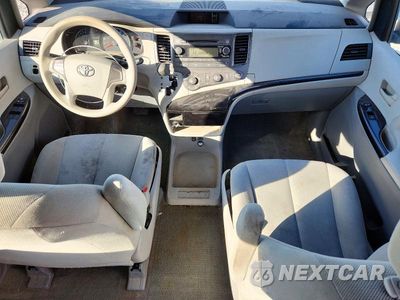 Zdjęcie 8 z 12 samochodu: 2013 TOYOTA SIENNA L 7-PASSENGER VIN:5TDZK3DC4DS296408 - miniatura