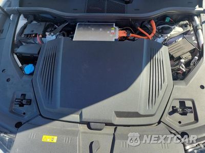 Zdjęcie 12 z 13 samochodu: 2019 AUDI E-TRON PRESTIGE VIN:WA1VAAGE1KB024979 - miniatura