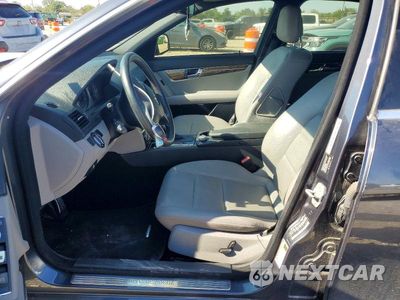 Zdjęcie 7 z 13 samochodu: 2008 MERCEDES-BENZ C 350 VIN:WDDGF56X88R027149 - miniatura