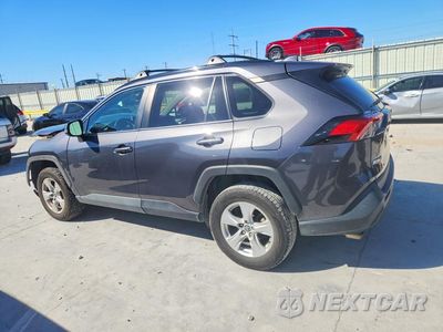 Drugie zdjęcie samochodu z przodu: 2021 TOYOTA RAV4 XLE VIN:2T3P1RFV9MW152816 - miniatura