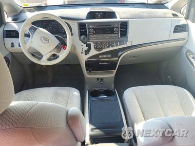 Zdjęcie 8 z 13 samochodu: 2013 TOYOTA SIENNA LE VIN:5TDJK3DC5DS070813 - miniatura