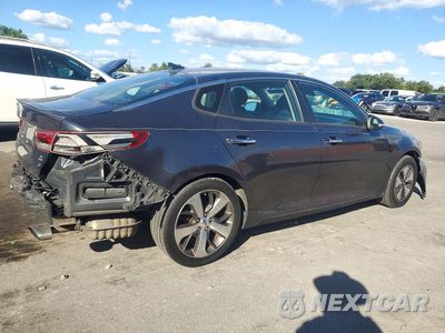 Trzecie zdjęcie samochodu z tyłu: 2020 KIA OPTIMA S VIN:5XXGT4L35LG450832 - miniatura