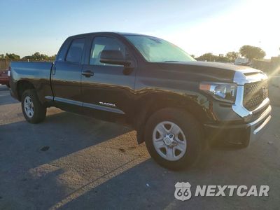 Czwarte zdjęcie samochodu z boku: 2021 TOYOTA TUNDRA SR VIN:5TFRY5F11MX291750 - miniatura
