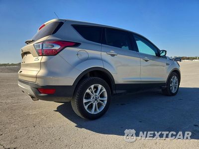 Trzecie zdjęcie samochodu z tyłu: 2017 FORD ESCAPE SE VIN:1FMCU0GD8HUB85635 - miniatura