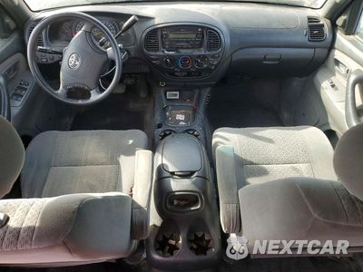 Zdjęcie 8 z 12 samochodu: 2004 TOYOTA TUNDRA SR5 VIN:5TBDT44174S460688 - miniatura