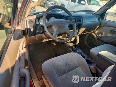Zdjęcie 8 z 12 samochodu: 2004 TOYOTA TACOMA PRERUNNER VIN:5TESM92N84Z319257 - miniatura