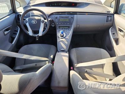 Zdjęcie 8 z 12 samochodu: 2011 TOYOTA PRIUS THREE VIN:JTDKN3DU5B0327506 - miniatura